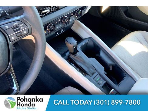 Used 2025 Honda Accord Touring image 9