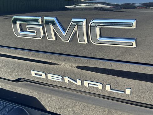 Used 2023 GMC Sierra 1500 Denali Ultimate AWD/4WD image 8