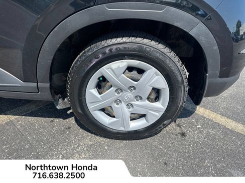 Used 2021 Hyundai Venue SE FWD image 16