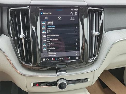 Certified 2025 Volvo XC60 T8 Plus w/ Protection Package Premier image 9