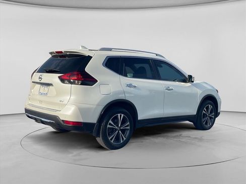 Used 2020 Nissan Rogue SV w/ Premium Package FWD image 7