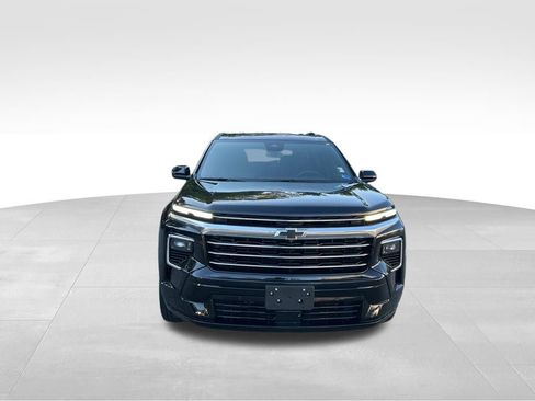 Used 2025 Chevrolet Traverse High Country w/ LPO, Floor Liner Package AWD/4WD image 9