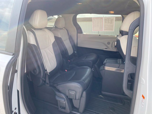 Certified 2025 Toyota Sienna Platinum AWD/4WD image 23
