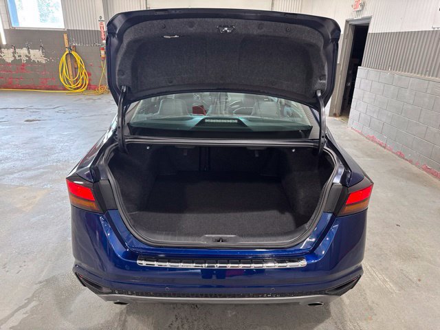 Used 2022 Nissan Altima 2.5 SR AWD/4WD image 12