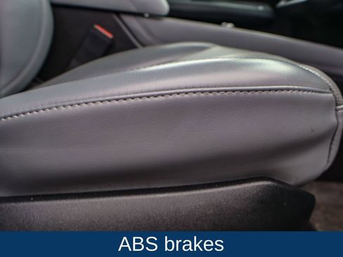 Used 2022 Lincoln Corsair AWD w/ Premium Package image 16