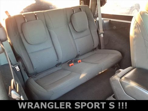 Used 2020 Jeep Wrangler Sport image 11