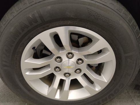 Used 2016 Chevrolet Suburban LS RWD image 31