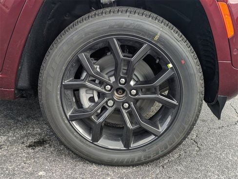 New 2025 Jeep Grand Cherokee Limited 4xe image 12