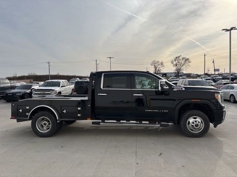 Used 2023 GMC Sierra 3500 Denali w/ Denali Ultimate Package image 2
