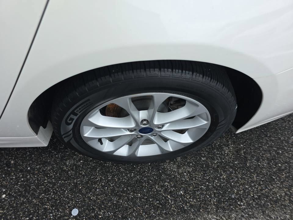Used 2020 Ford Fusion SE FWD image 8
