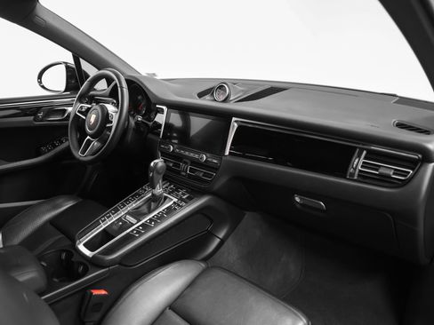 Certified 2021 Porsche Macan AWD/4WD image 21