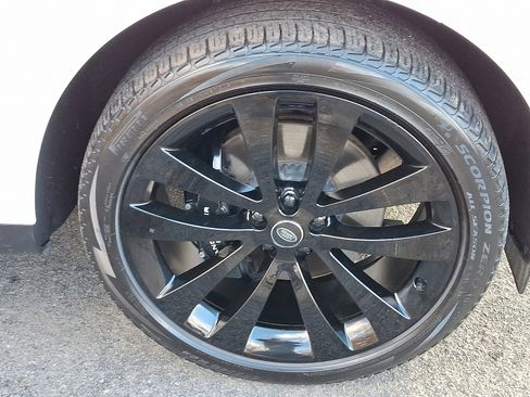 Used 2023 Land Rover Range Rover Sport SE image 11