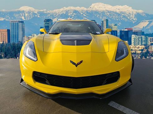 Used 2015 Chevrolet Corvette Z06 w/ 3LZ Preferred Equipment Group image 12