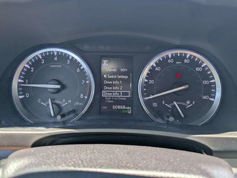 Used 2017 Toyota Highlander XLE AWD/4WD image 28