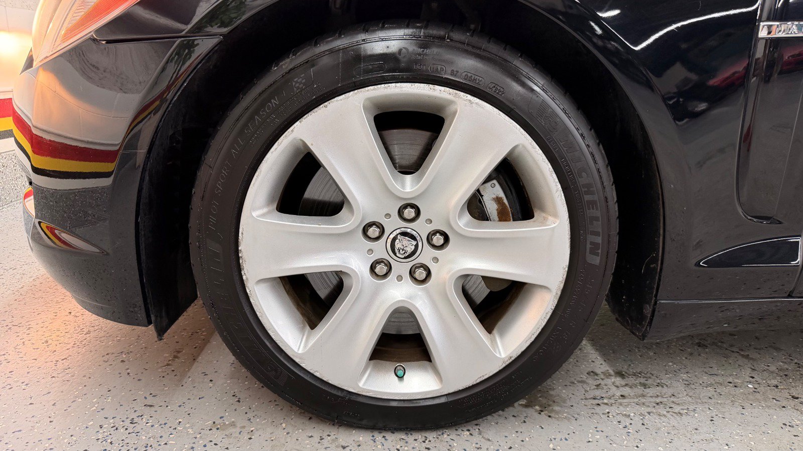 Used 2011 Jaguar XF RWD image 15