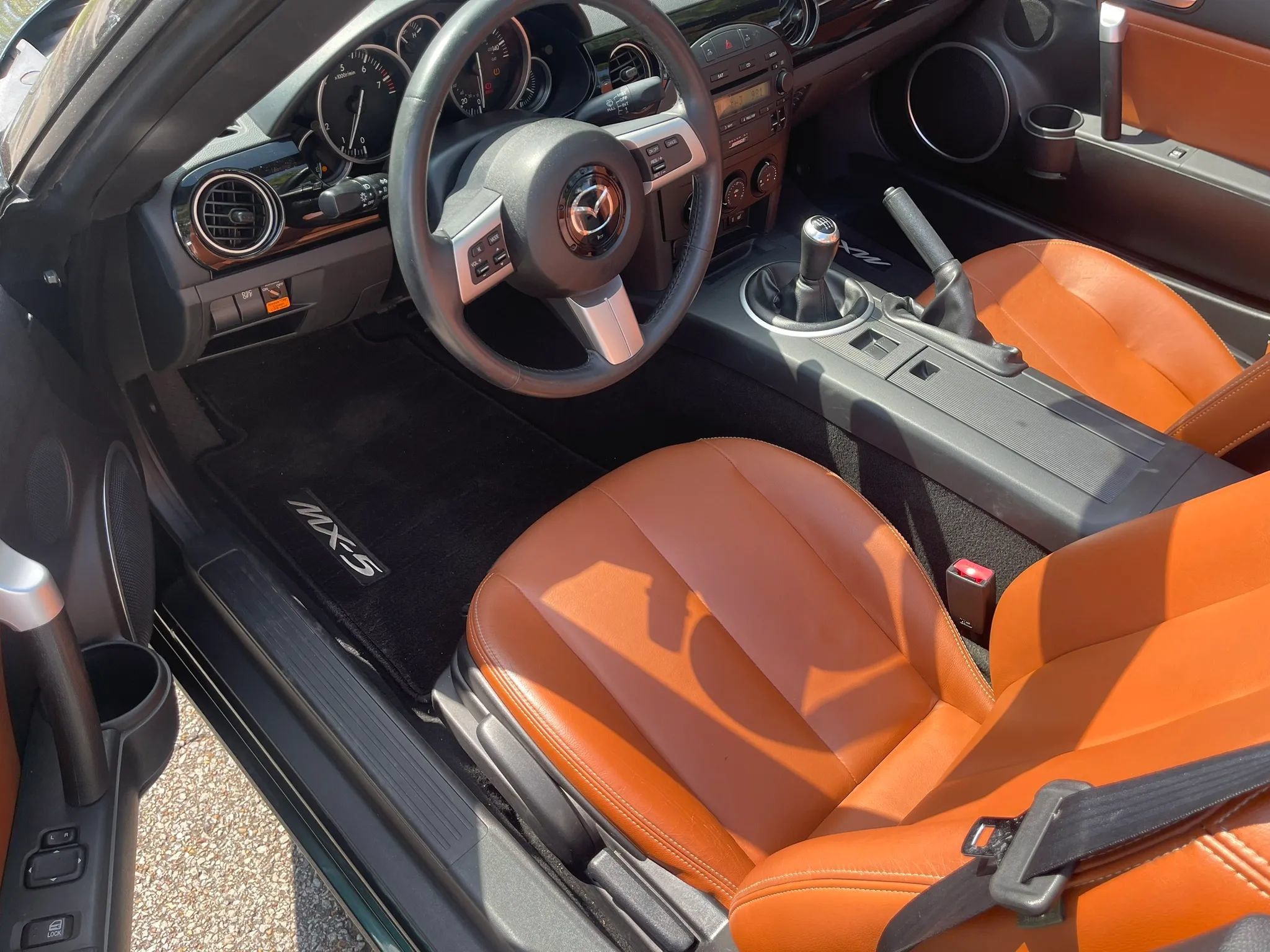 Used 2008 MAZDA MX-5 Miata Grand Touring w/ Premium Pkg RWD image 13