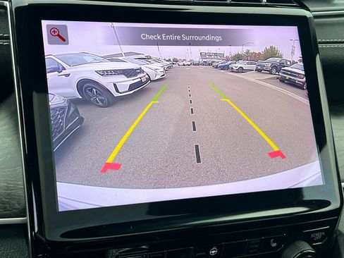 Used 2024 Jeep Grand Cherokee Limited image 23