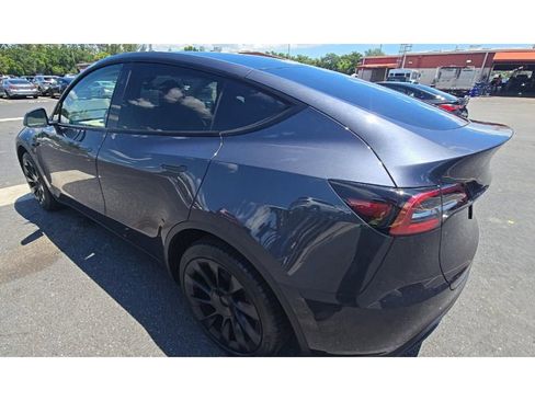 Used 2024 Tesla Model Y Long Range AWD/4WD image 4