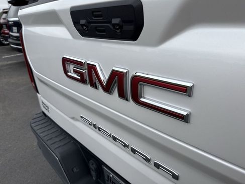 Certified 2022 GMC Sierra 1500 SLT w/ SLT Convenience Package image 38