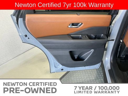 Used 2025 Nissan Pathfinder Platinum AWD/4WD image 47