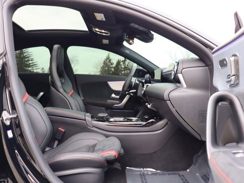 Used 2022 Mercedes-Benz CLA 35 AMG 4MATIC w/ AMG Performance Seat Package image 19