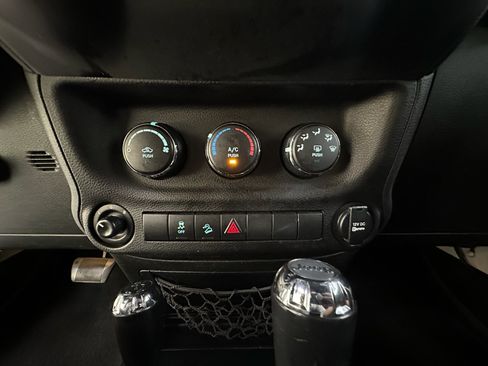 Used 2017 Jeep Wrangler Unlimited Sport w/ Quick Order Package 24S AWD/4WD image 25