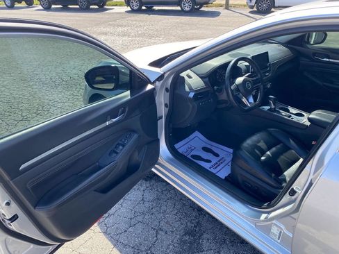 Used 2019 Nissan Altima 2.5 SL FWD image 9