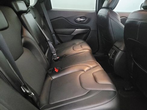 Used 2021 Jeep Cherokee Latitude Lux image 19