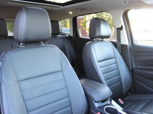 Used 2016 Ford Escape Titanium image 28