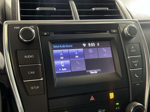 Used 2016 Toyota Camry SE FWD image 15