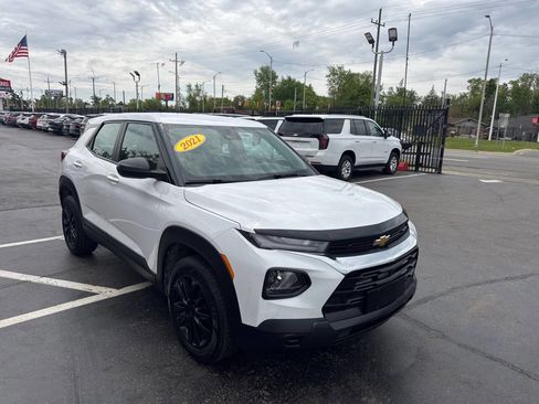 Used 2021 Chevrolet TrailBlazer LS AWD/4WD image 3