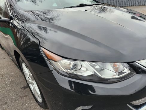 Used 2017 Chevrolet Volt LT w/ Comfort Package image 4