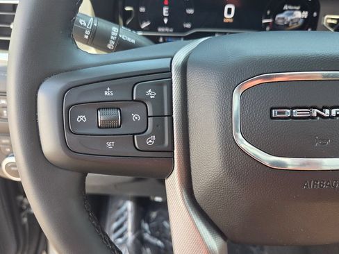 Used 2023 GMC Yukon XL Denali AWD/4WD image 23