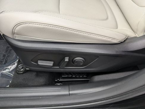 Used 2024 Hyundai Tucson Limited image 16