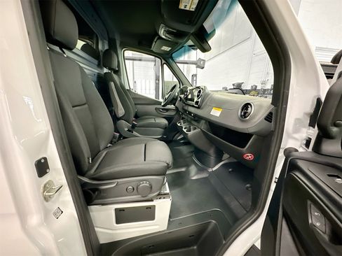New 2025 Mercedes-Benz Sprinter 2500 image 22