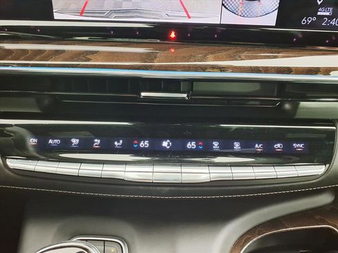 Certified 2022 Cadillac Escalade Sport Platinum w/ Heavy-Duty Trailer Package image 20