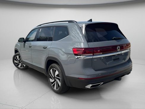 Used 2025 Volkswagen Atlas SE AWD/4WD image 8