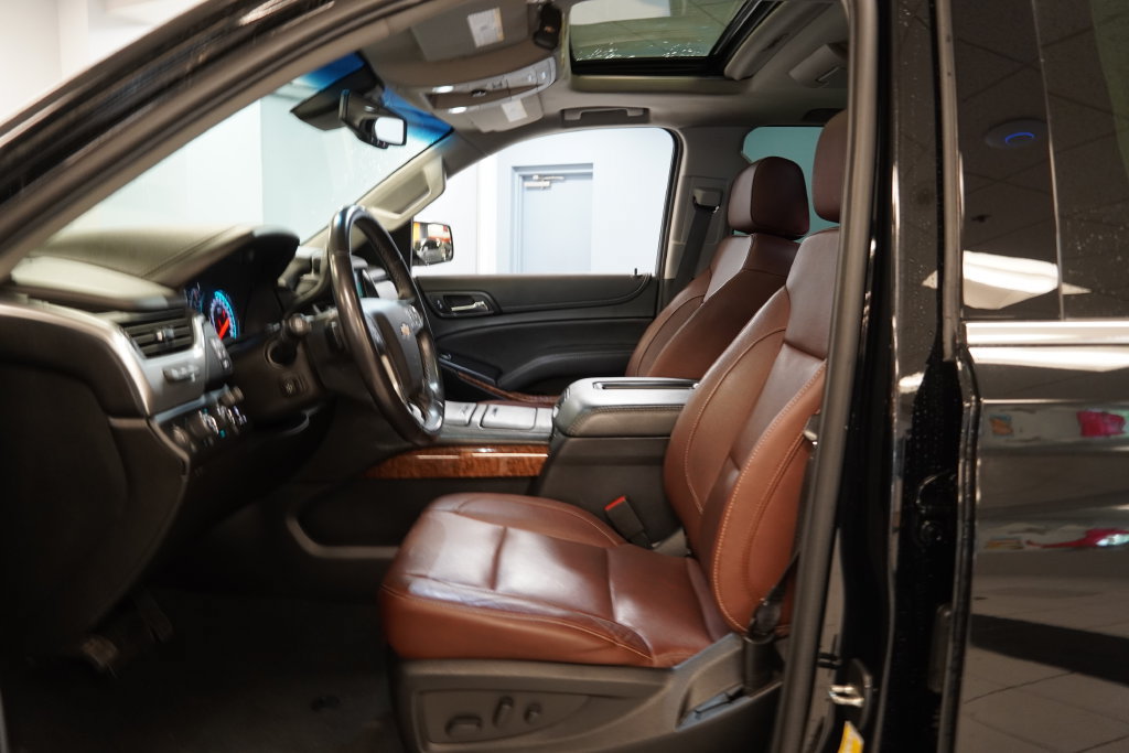 Used 2020 Chevrolet Suburban Premier w/ Premier Plus Edition AWD/4WD image 6