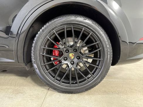 Certified 2023 Porsche Cayenne GTS AWD/4WD image 14