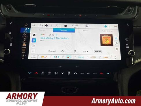 New 2026 Jeep Grand Cherokee Altitude image 17