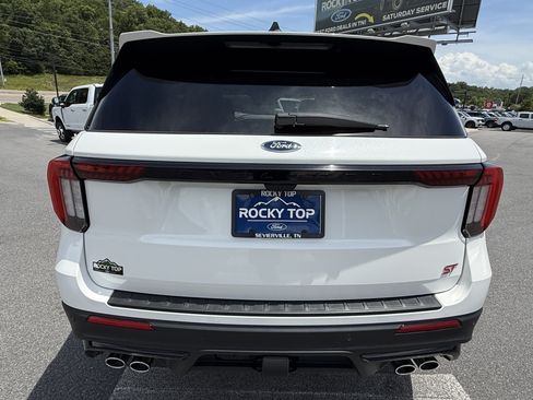 Used 2025 Ford Explorer ST AWD/4WD image 6