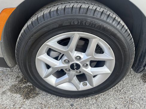 Used 2024 Kia Soul S image 9