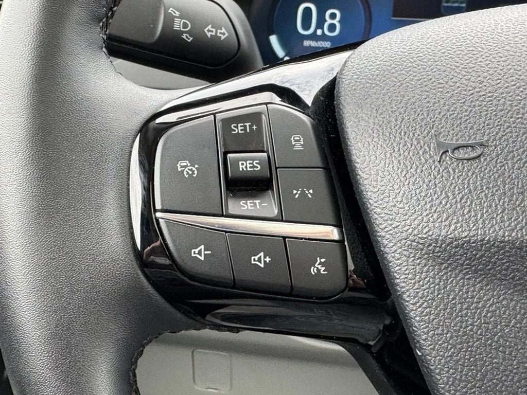Used 2025 Ford Escape Platinum AWD/4WD image 17