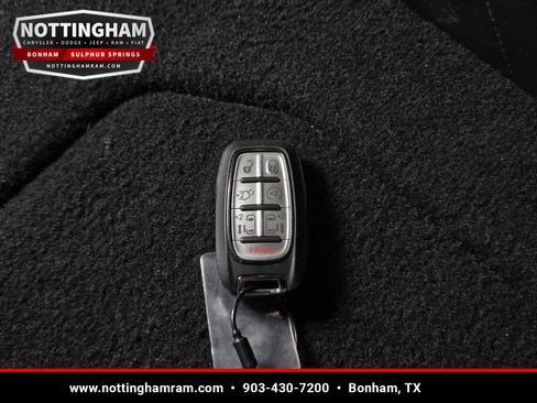 Used 2025 Chrysler Pacifica Select FWD image 33