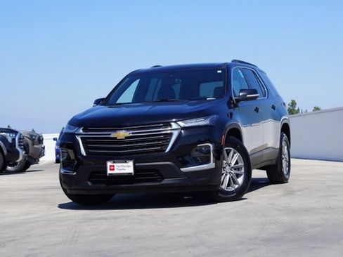 Used 2023 Chevrolet Traverse LT w/ LPO, Cargo Package AWD/4WD image 4