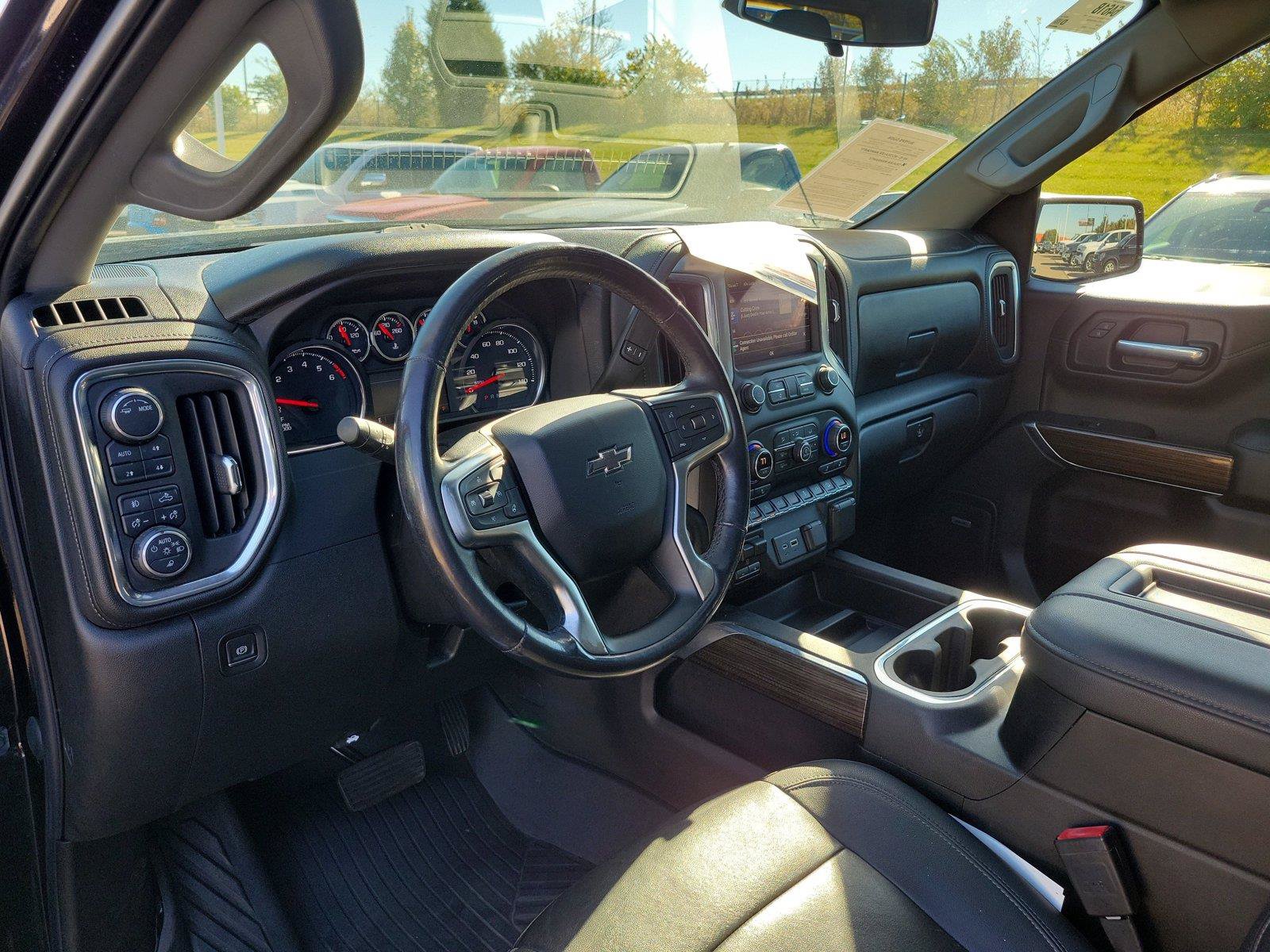Used 2021 Chevrolet Silverado 1500 LT Trail Boss w/ LT Trail Boss Premium Package AWD/4WD image 17