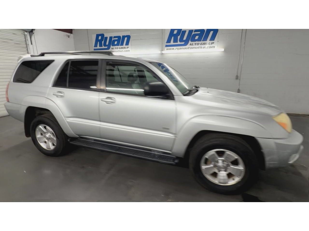 Used 2005 Toyota 4Runner SR5 RWD image 2
