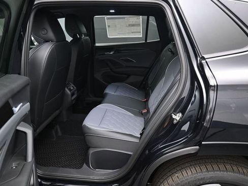New 2026 Volkswagen Tiguan SEL R-Line AWD/4WD image 11
