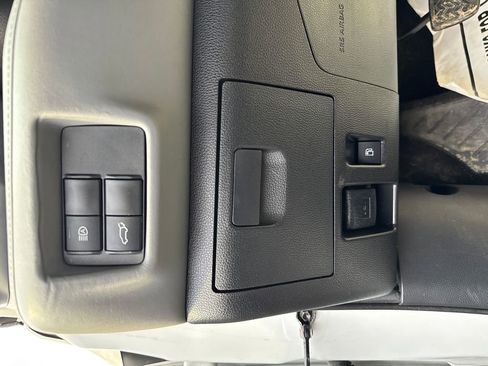 Used 2020 Toyota Highlander XLE image 58