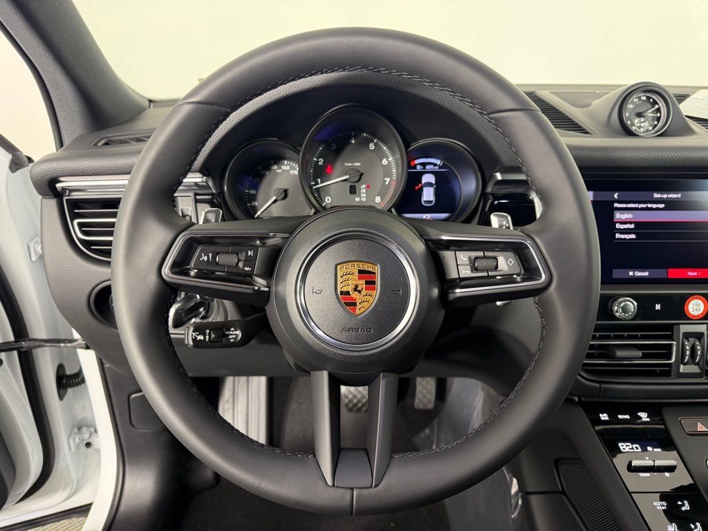 Certified 2026 Porsche Macan AWD/4WD image 27